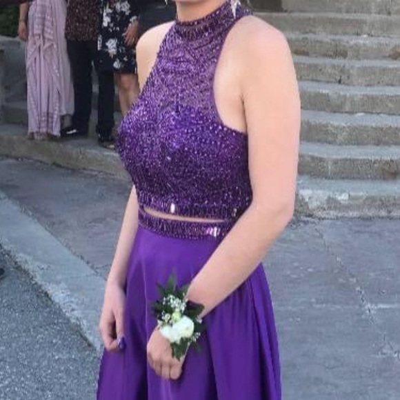 Beautiful grad dress - Picture 1 of 7